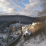 Voege Am Waldrand *